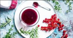 Острый соус из красной смородины